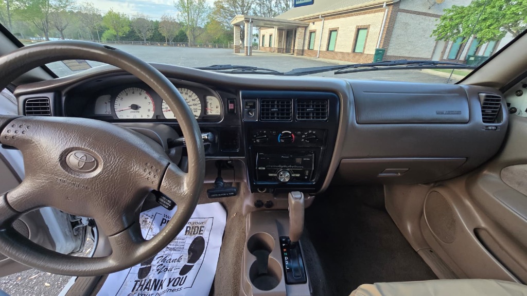 2004 Toyota Tacoma Prerunner - Photo 11